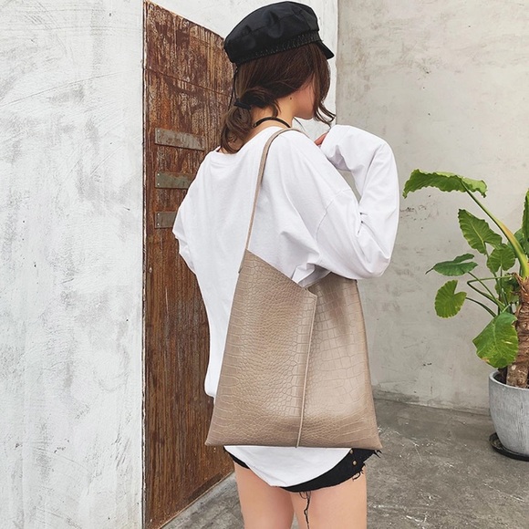 New!! Crocodile Tote and Cutch Combo in Taupe - Picture 2 of 8